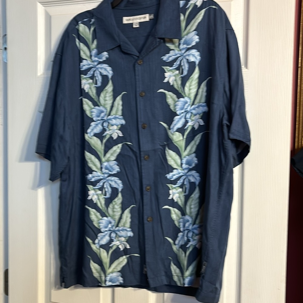 NWOT quicksilver edition blue Hawaiian tropical dress shirt with flowers size xl